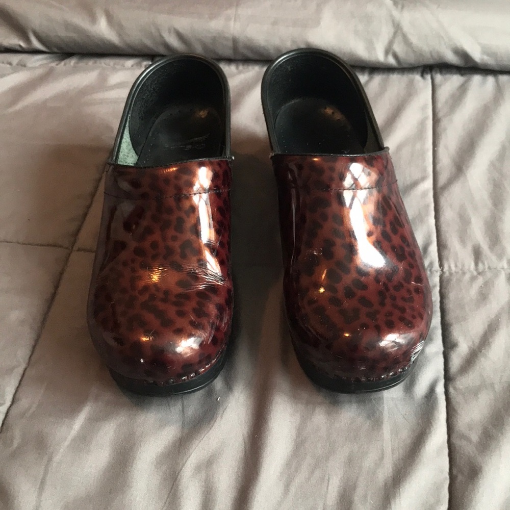 Dansko women’s size 9